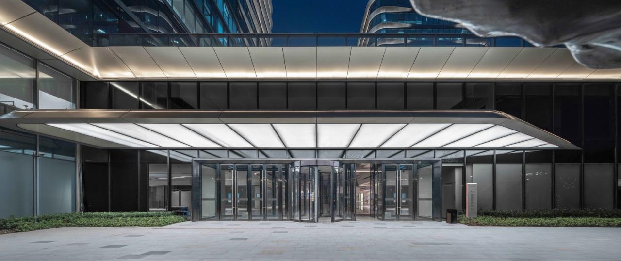 BIM建筑|流动立面平衡方正体量：南京金地威新 ▪ 雨花创新中心 / 成执设计