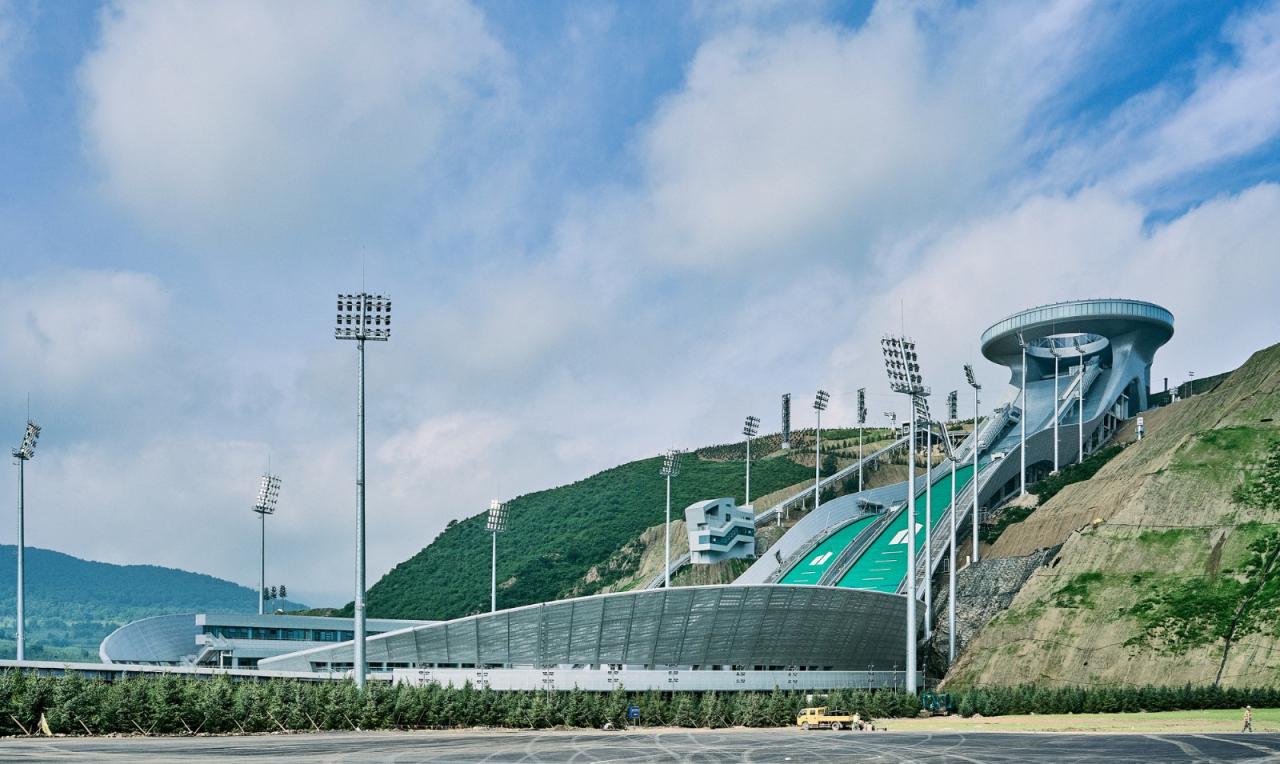 BIM建筑|国家跳台滑雪中心 / THAD 清华大学建筑设计研究院