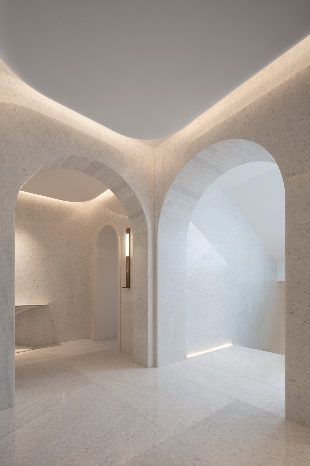 BIM建筑|《海的呼吸》大理青绿半山酒店改造设计 / 寻常设计