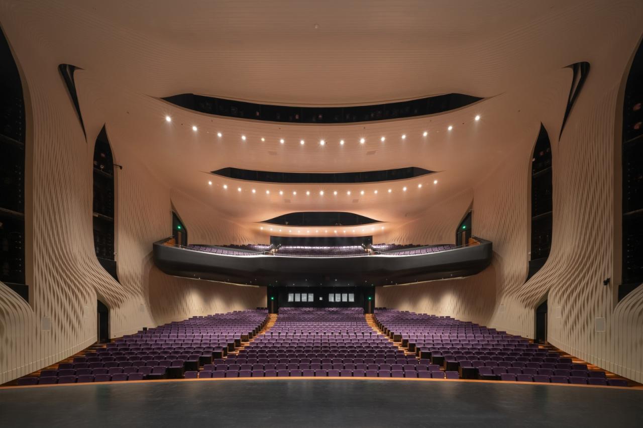 BIM建筑|深圳宝安文化区演艺中心 / 严迅奇建筑师事务所