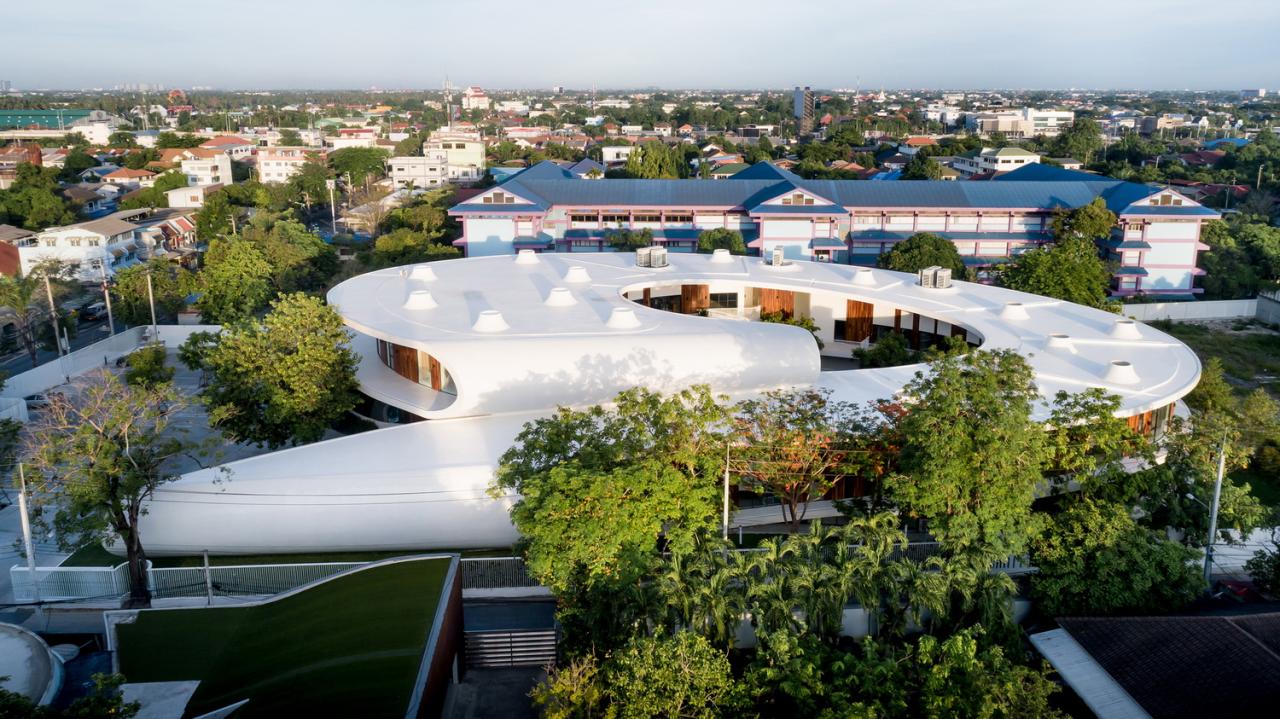 BIM建筑|泰国曼谷充满童趣的幼儿园空间 / Plan Architect