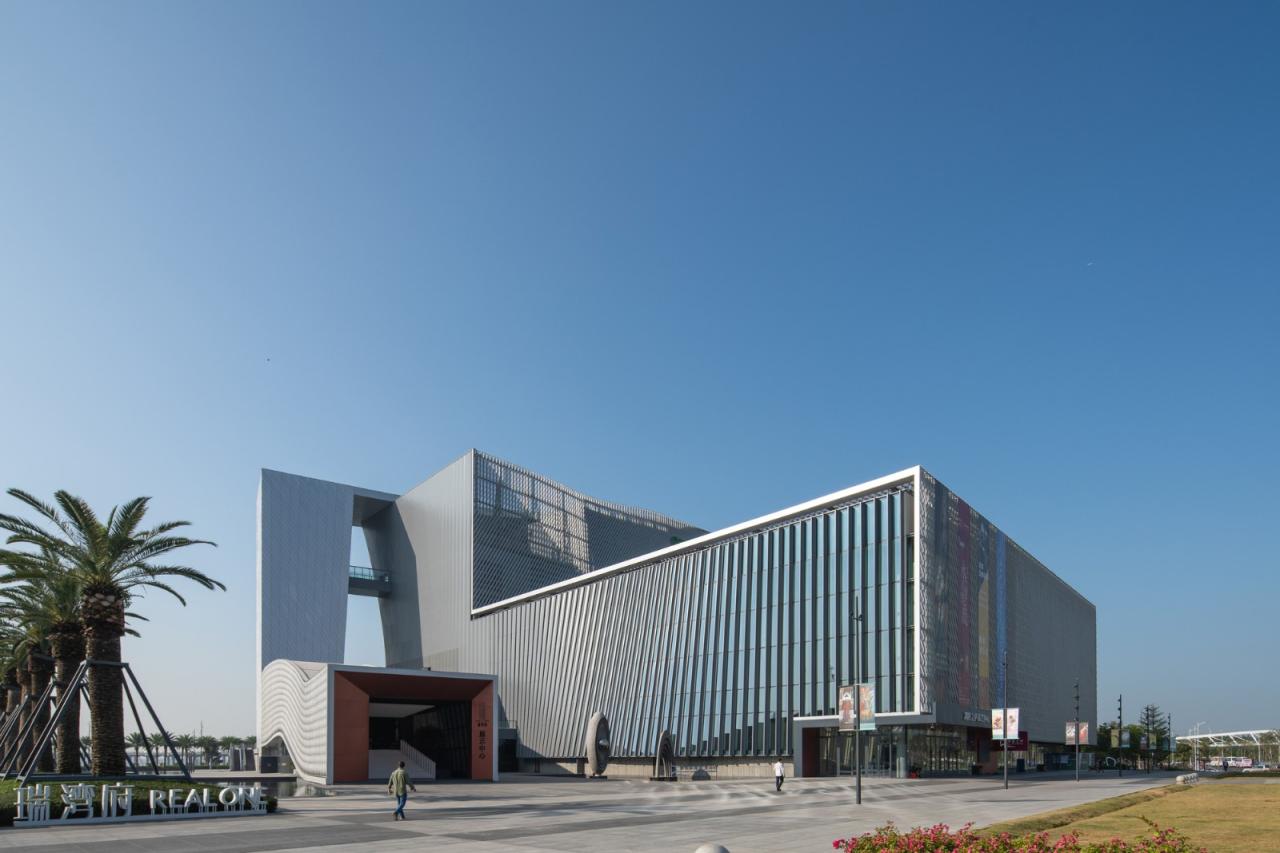 BIM建筑|深圳宝安文化区演艺中心 / 严迅奇建筑师事务所