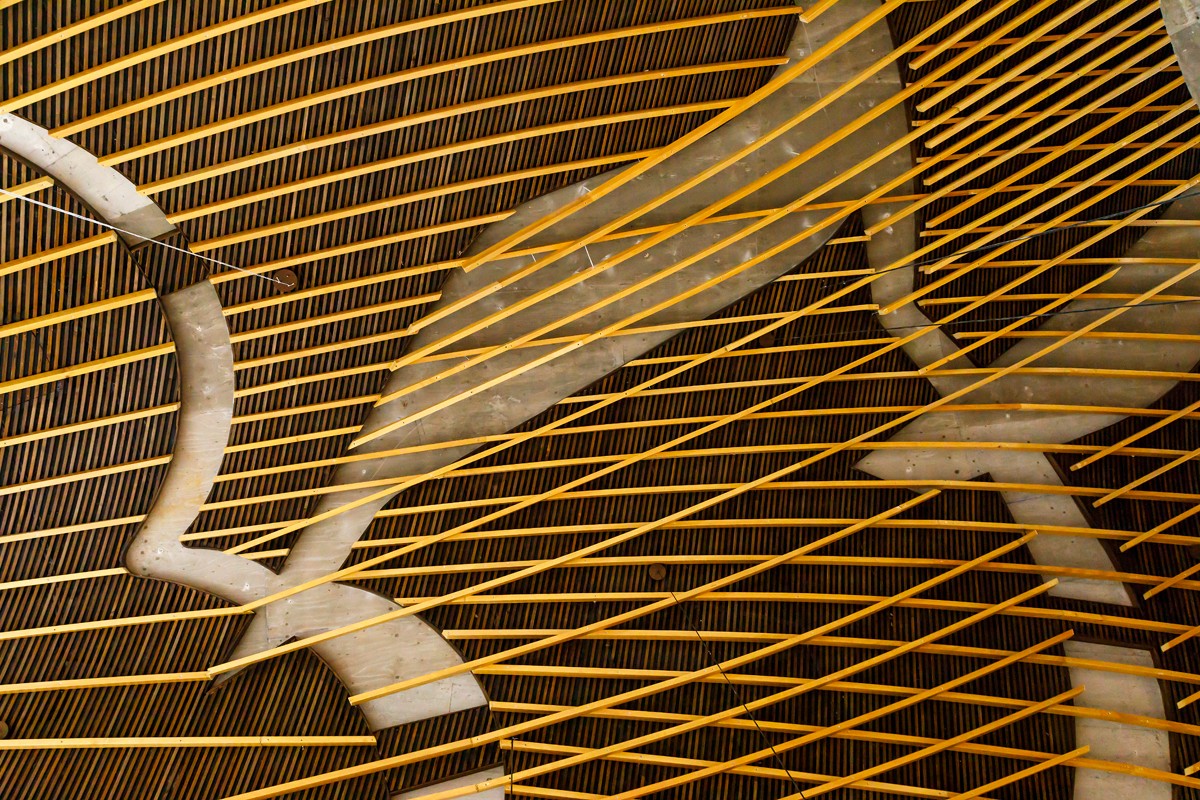 BIM建筑|悬挂式屋顶：教堂与教区综合体 / Miralles Tagliabue EMBT