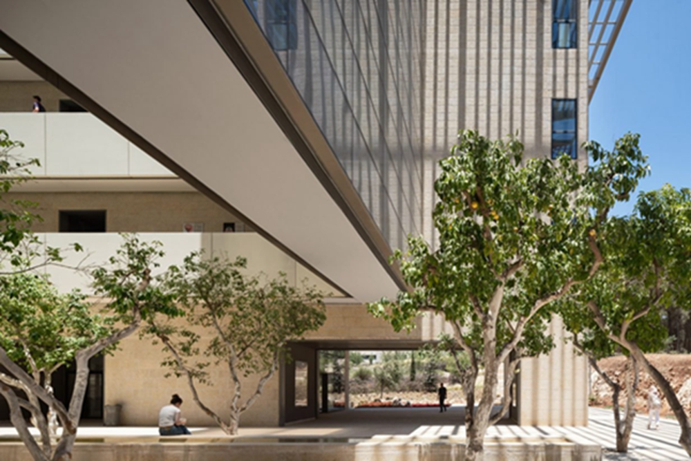 BIM建筑|福斯特在耶路撒冷大学实验室周围包裹铝屏幕