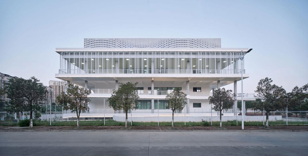 BIM建筑|宜黄一中综合楼 / 以靠建筑