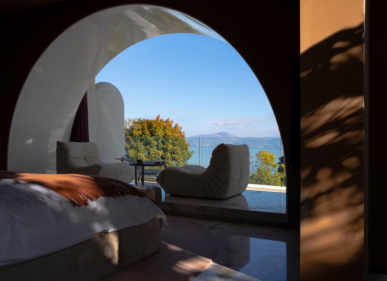 BIM建筑|《海的呼吸》大理青绿半山酒店改造设计 / 寻常设计