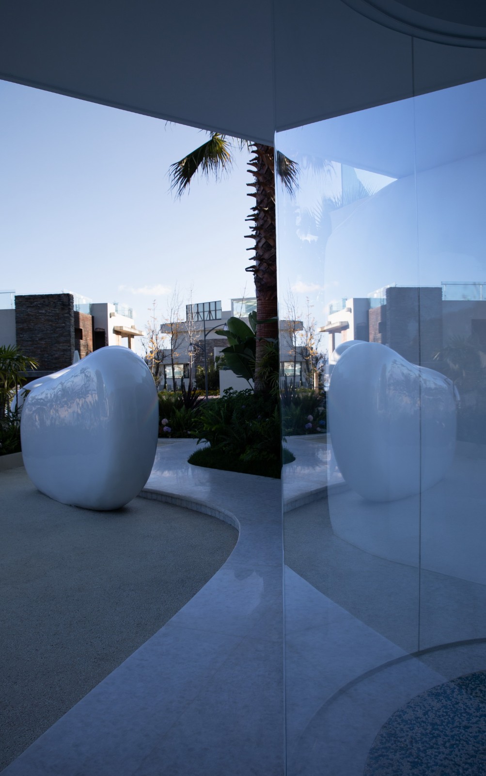 BIM建筑|《海的呼吸》大理青绿半山酒店改造设计 / 寻常设计