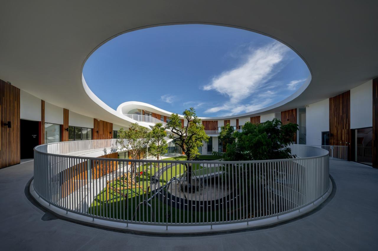 BIM建筑|泰国曼谷充满童趣的幼儿园空间 / Plan Architect