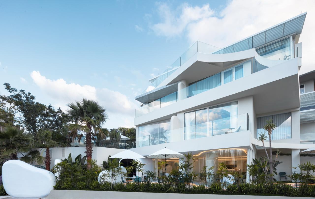 BIM建筑|《海的呼吸》大理青绿半山酒店改造设计 / 寻常设计