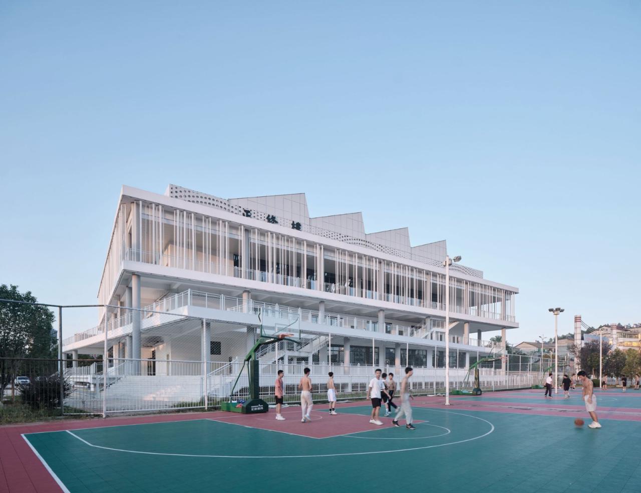 BIM建筑|宜黄一中综合楼 / 以靠建筑