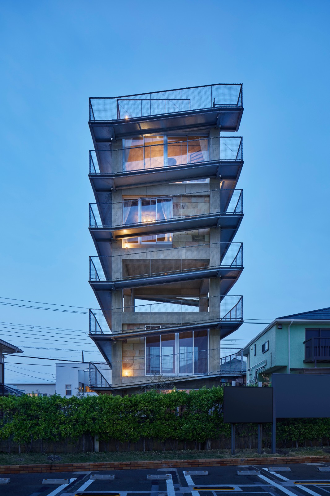 BIM建筑|坡道环绕建筑，鹄沼-Y之家/ KANIUE