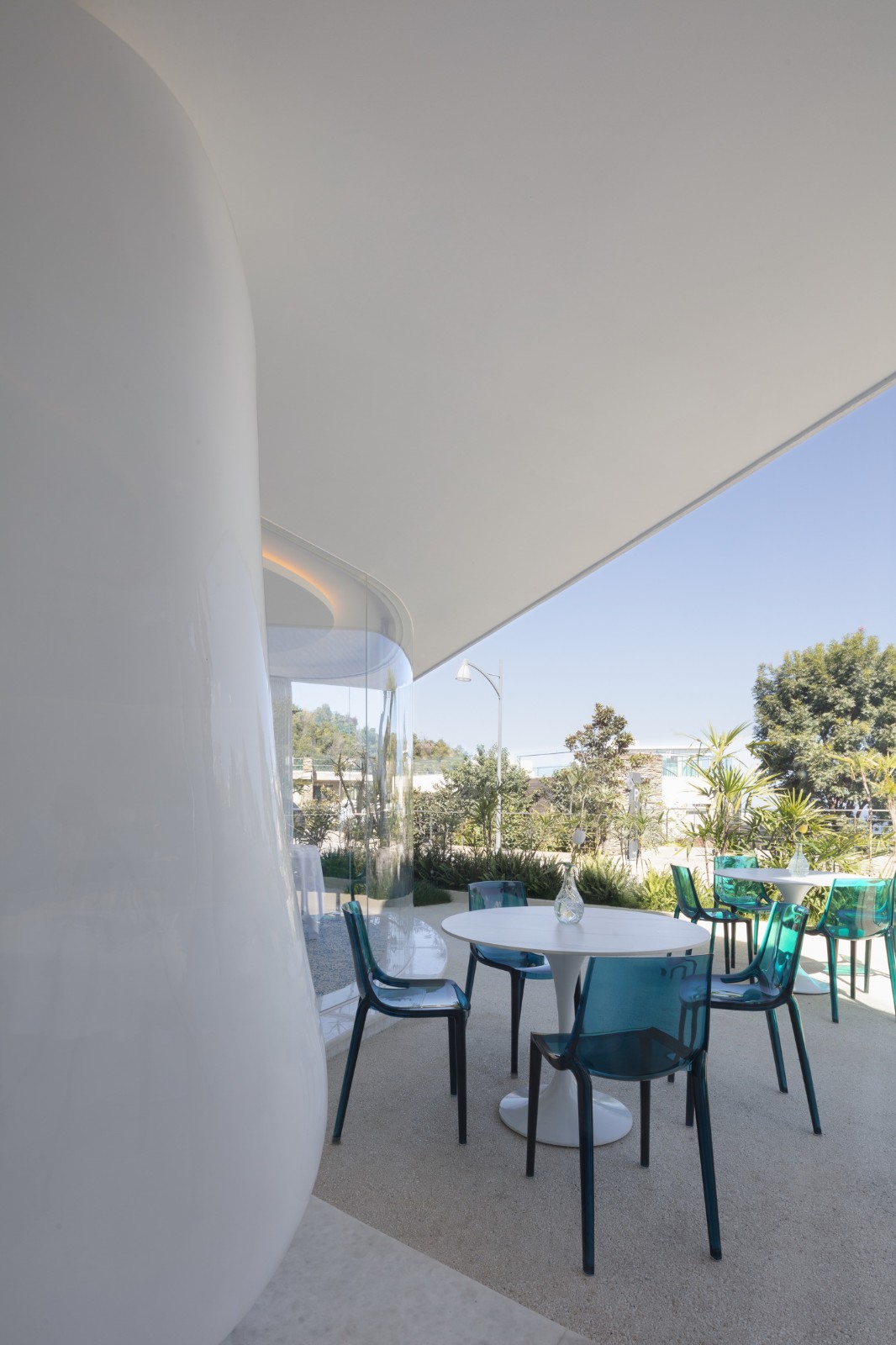 BIM建筑|《海的呼吸》大理青绿半山酒店改造设计 / 寻常设计