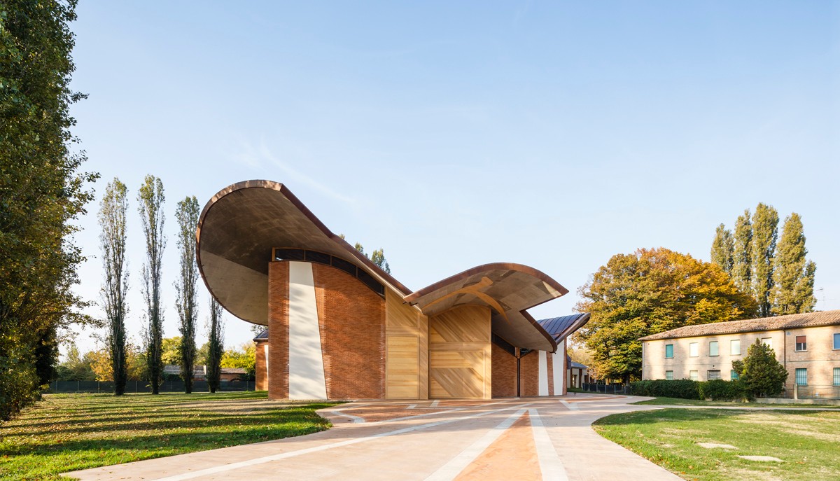 BIM建筑|悬挂式屋顶：教堂与教区综合体 / Miralles Tagliabue EMBT