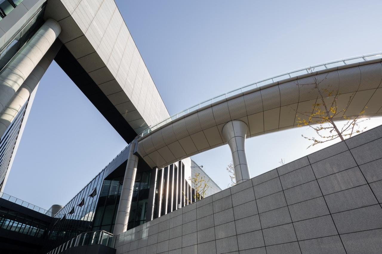 BIM建筑|踏着云朵去奔跑：杭州李宁体育园一期项目 / 柏涛建筑