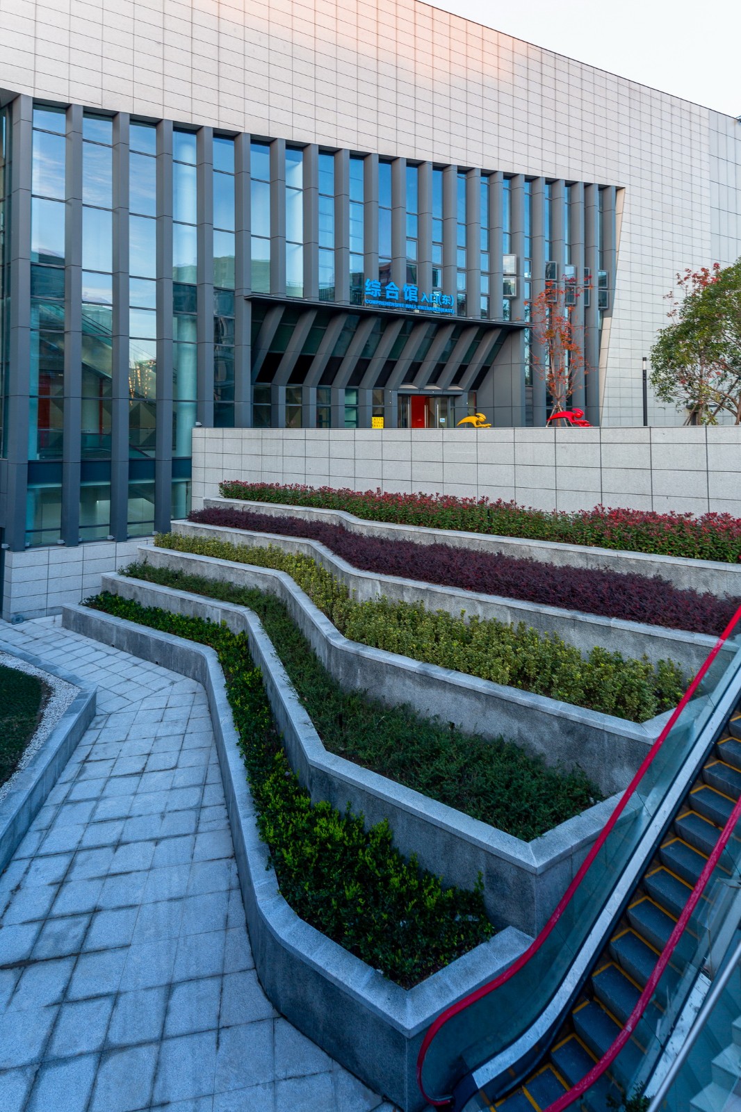 BIM建筑|踏着云朵去奔跑：杭州李宁体育园一期项目 / 柏涛建筑