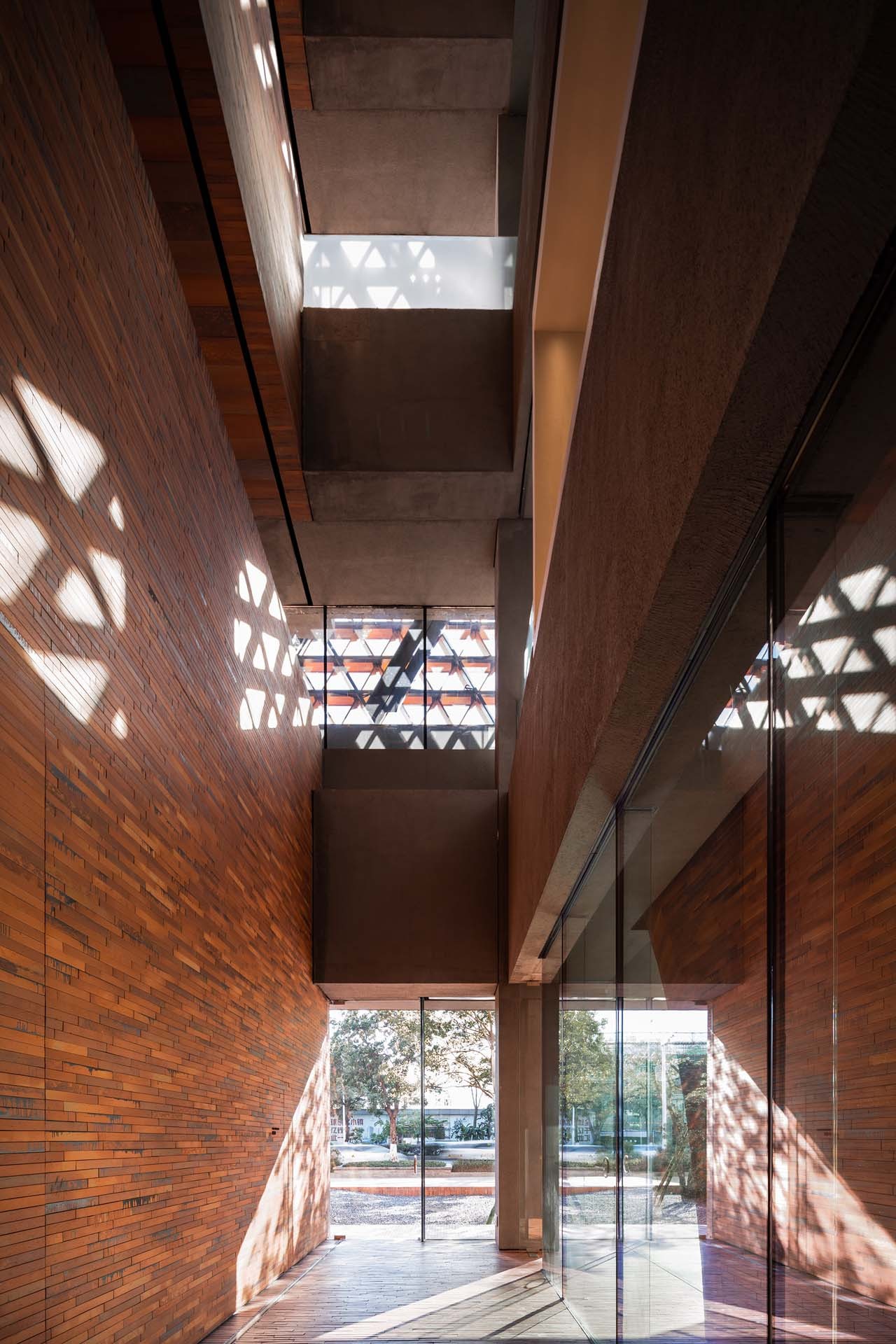 BIM建筑|创客小镇TIC艺术中心 / 东仓建设