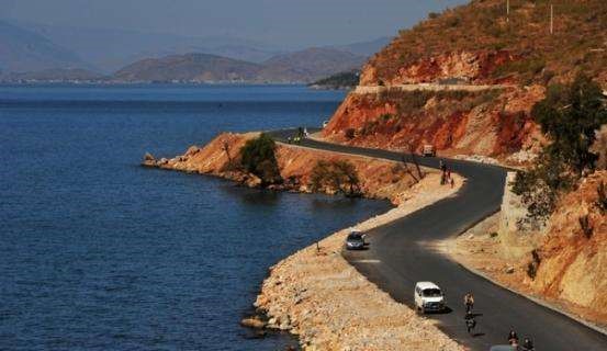 BIM建筑|《海的呼吸》大理青绿半山酒店改造设计 / 寻常设计