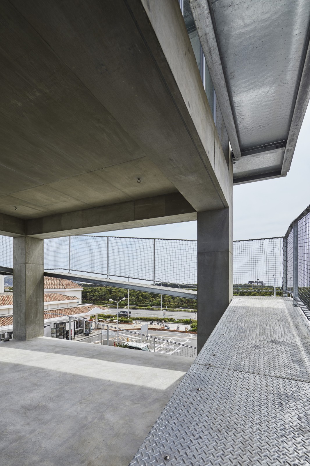 BIM建筑|坡道环绕建筑，鹄沼-Y之家/ KANIUE