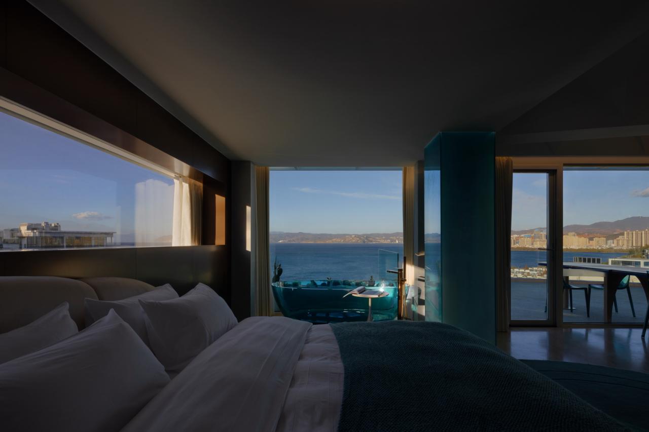 BIM建筑|《海的呼吸》大理青绿半山酒店改造设计 / 寻常设计