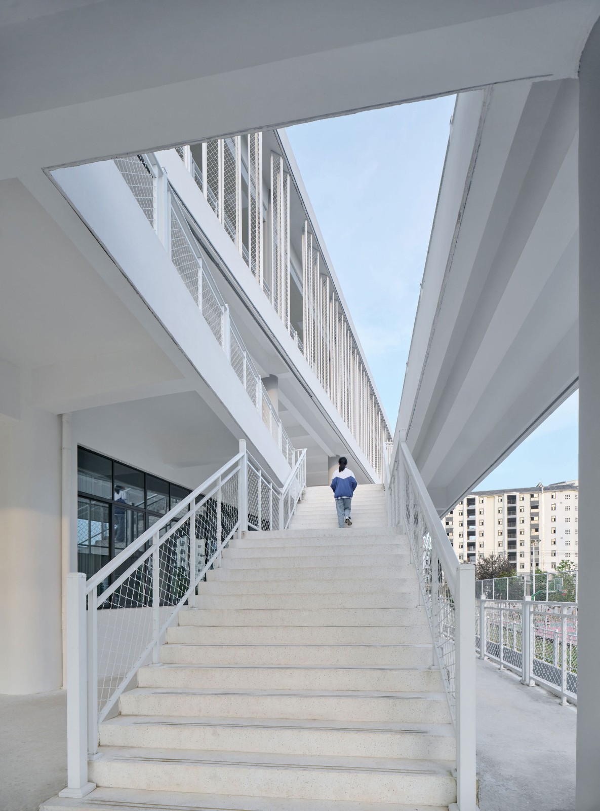 BIM建筑|宜黄一中综合楼 / 以靠建筑