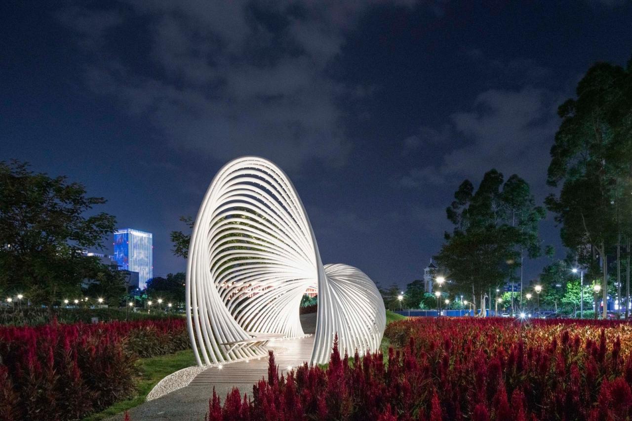 BIM建筑|花海竹亭，城市公园针灸式更新 / 竖梁社 + 华南理工大学建筑学院