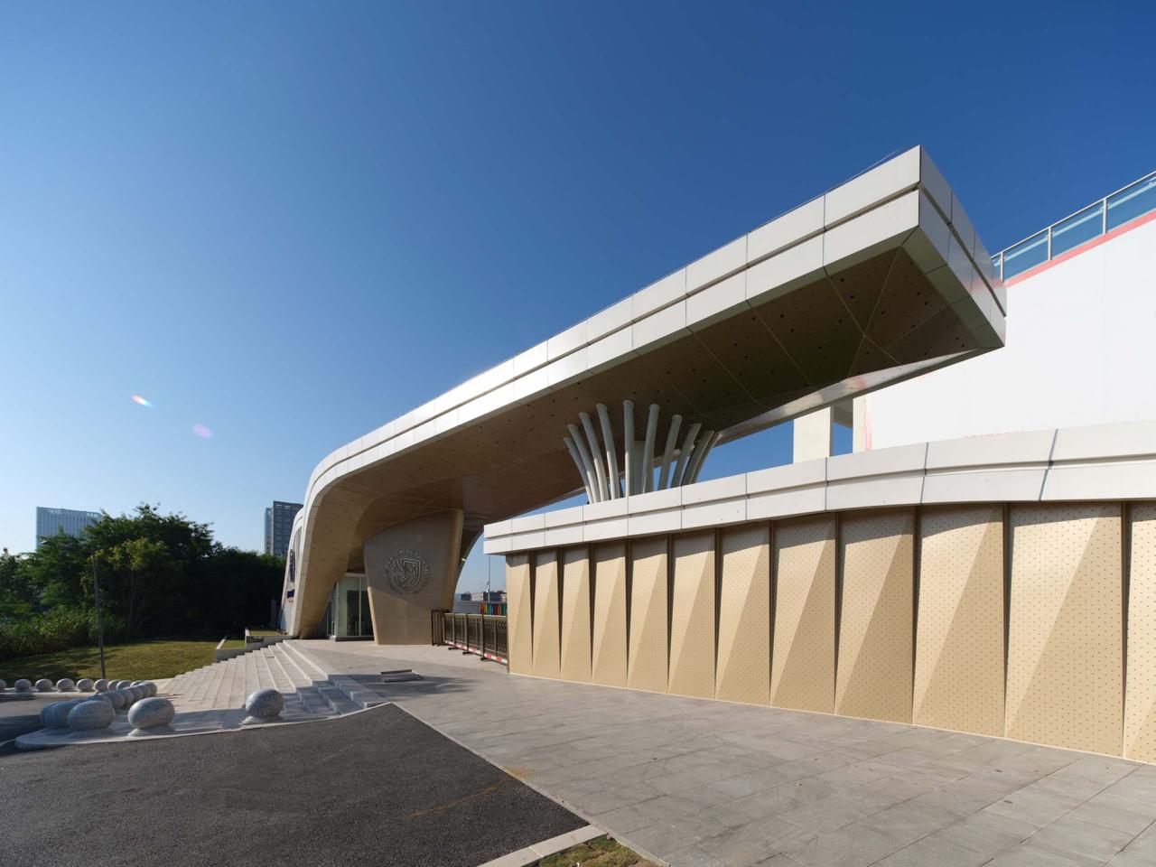 BIM建筑|深圳市光明区凤凰学校空间改造 / 深圳市同济人建筑设计