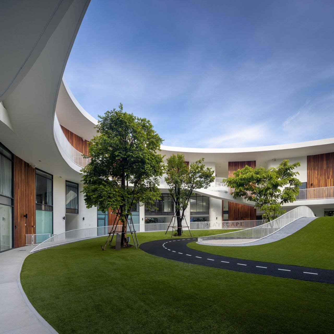 BIM建筑|泰国曼谷充满童趣的幼儿园空间 / Plan Architect