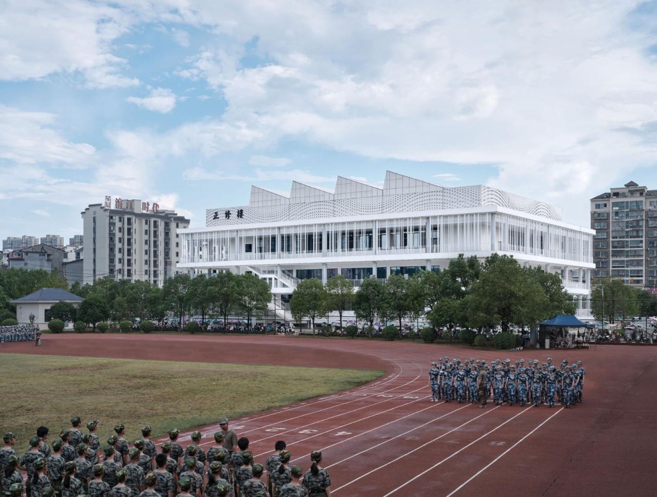 BIM建筑|宜黄一中综合楼 / 以靠建筑