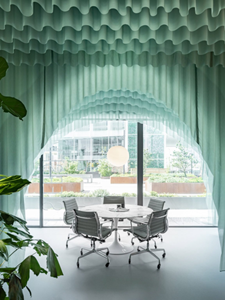 BIM建筑|“超越空间工作室”用织物覆盖阿姆斯特丹办公室