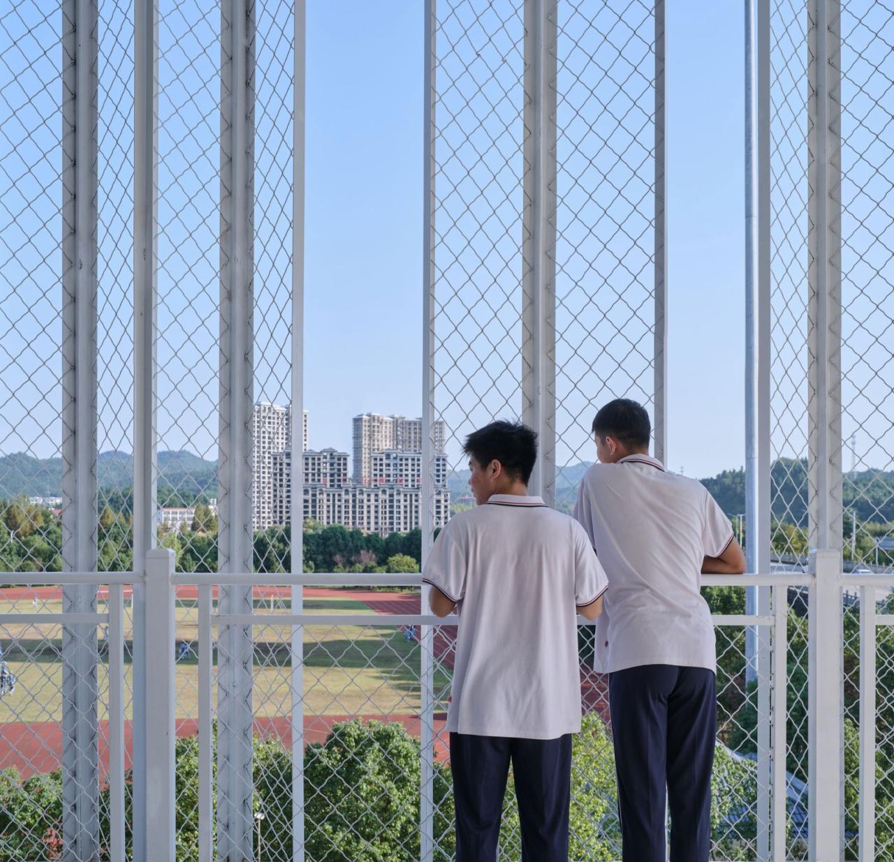 BIM建筑|宜黄一中综合楼 / 以靠建筑