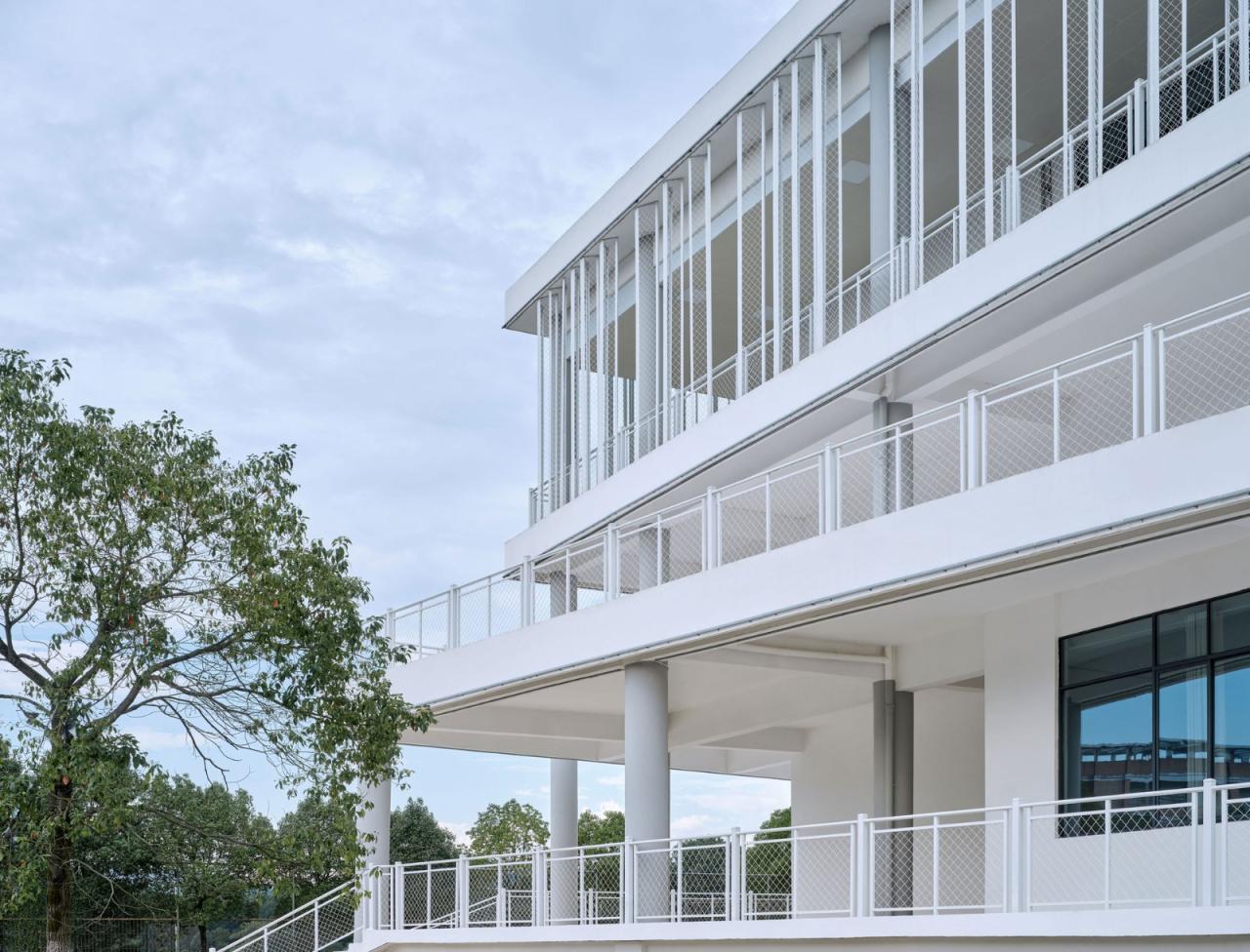 BIM建筑|宜黄一中综合楼 / 以靠建筑