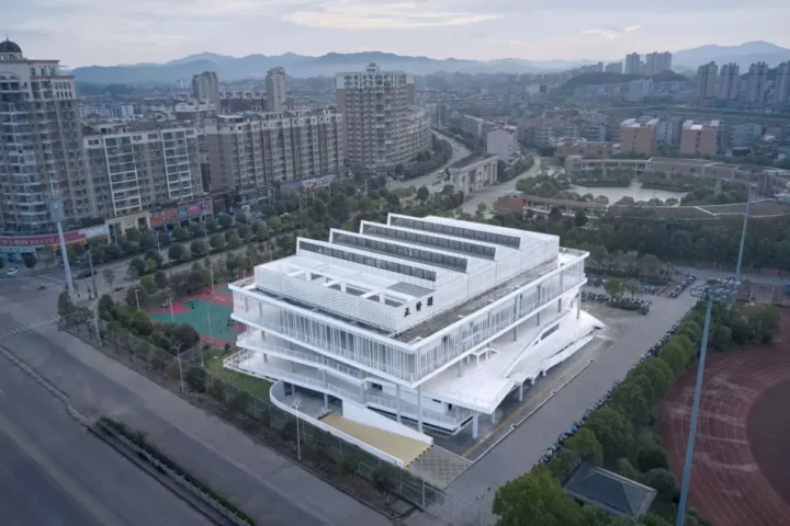 BIM建筑|宜黄一中综合楼 / 以靠建筑