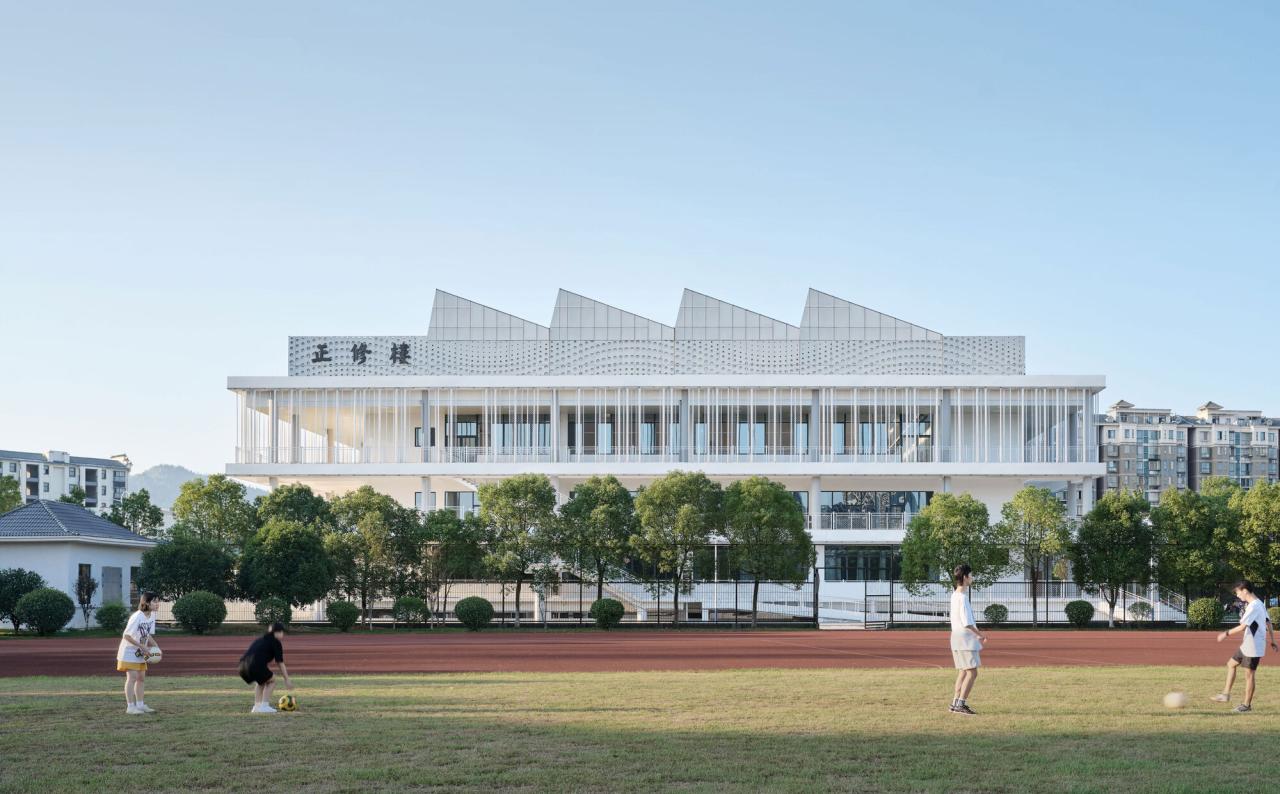 BIM建筑|宜黄一中综合楼 / 以靠建筑