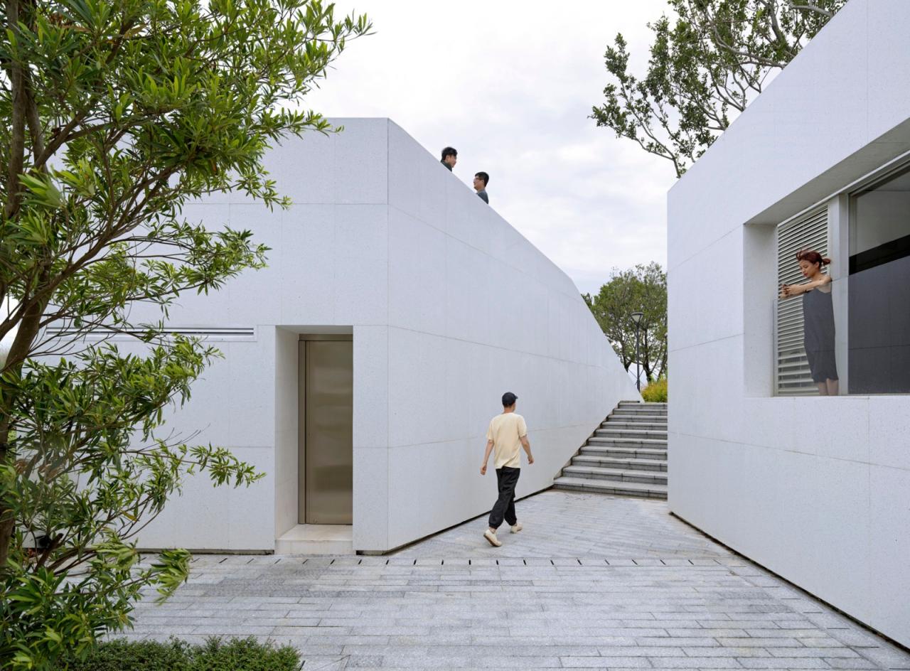 BIM建筑|沃土 | 琶洲保利体育公园服务中心 / 上海间筑设计