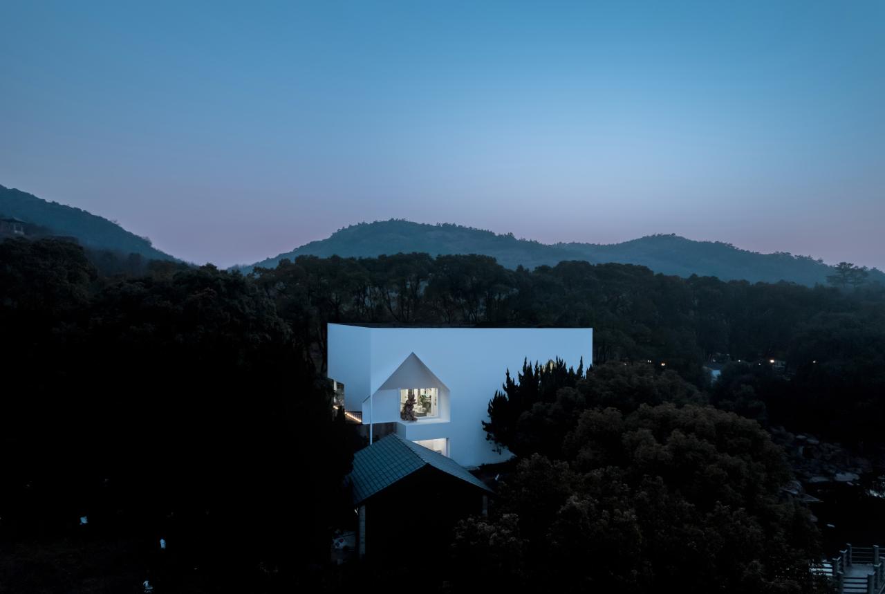 BIM建筑|白马涧龙池景区休闲餐吧 / 平介设计