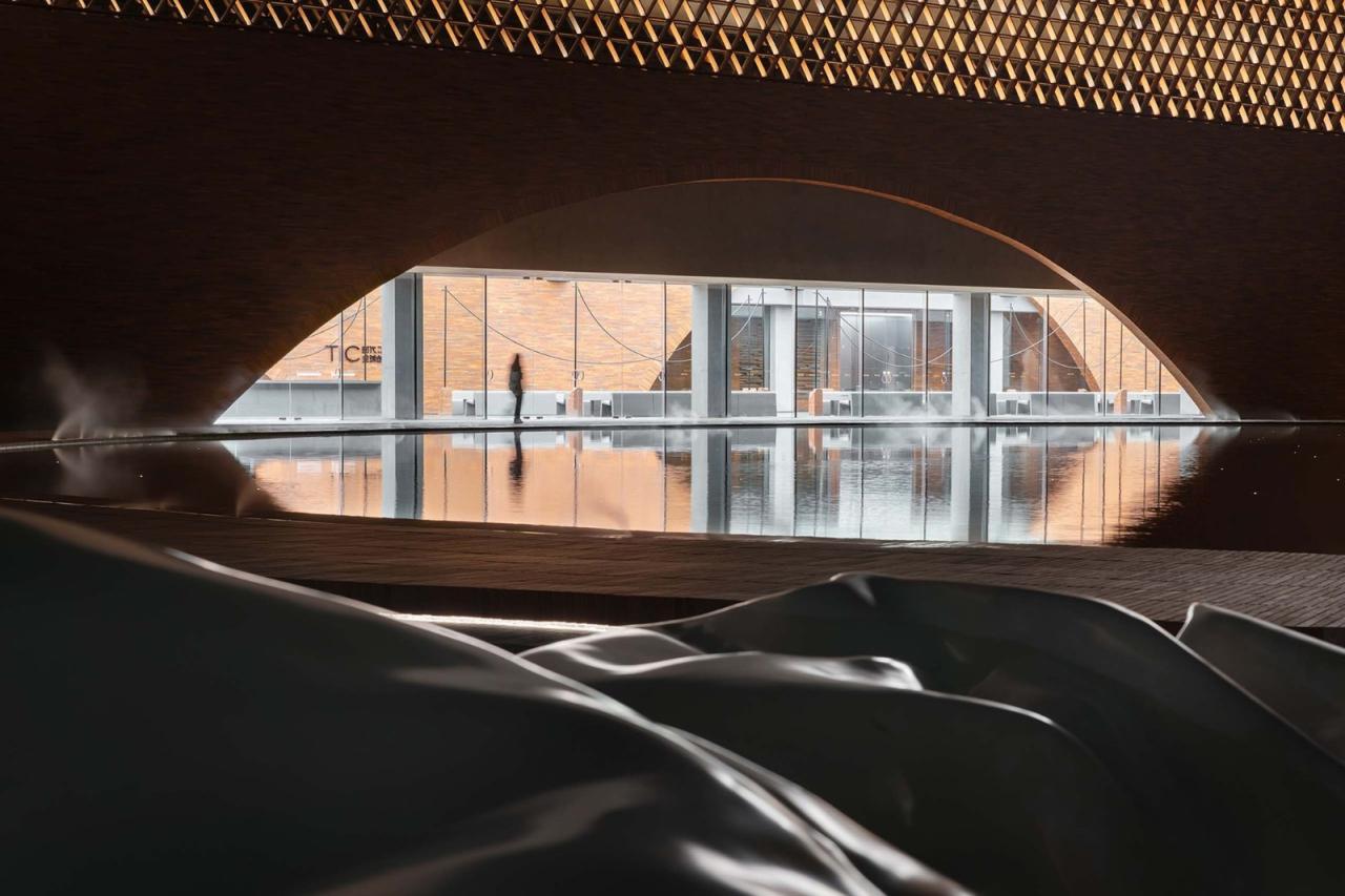 BIM建筑|创客小镇TIC艺术中心 / 东仓建设