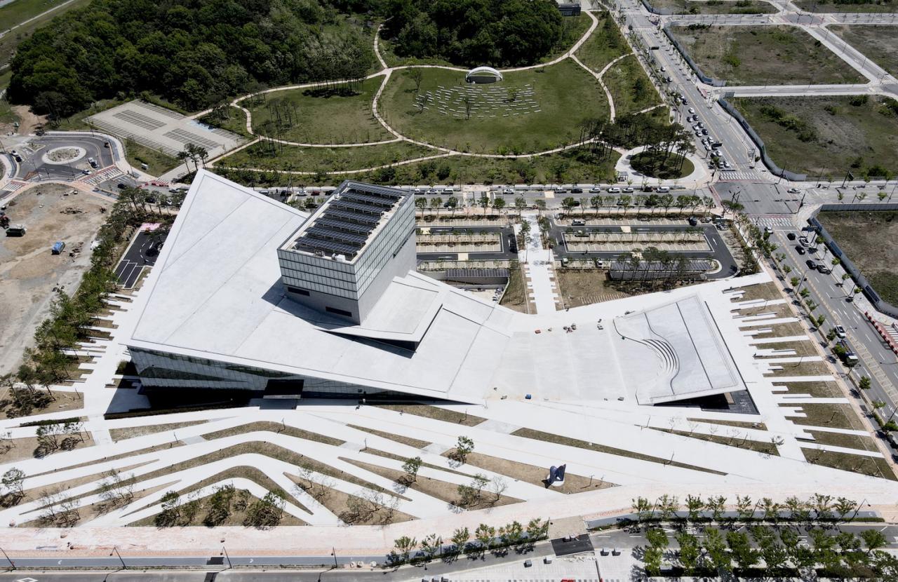 BIM建筑|掀起大地，世宗文化艺术会馆 / Designcamp Moonpark dmp