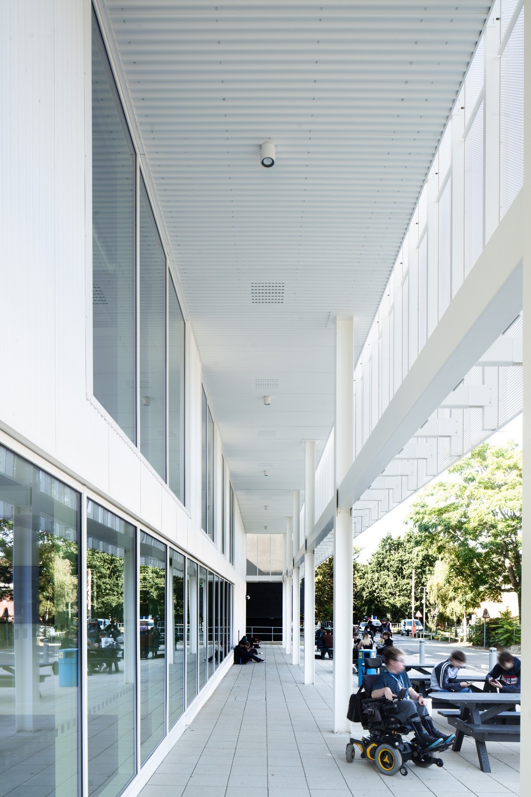 BIM建筑|诺维奇城市学院数字技术工厂 / Coffey Architects