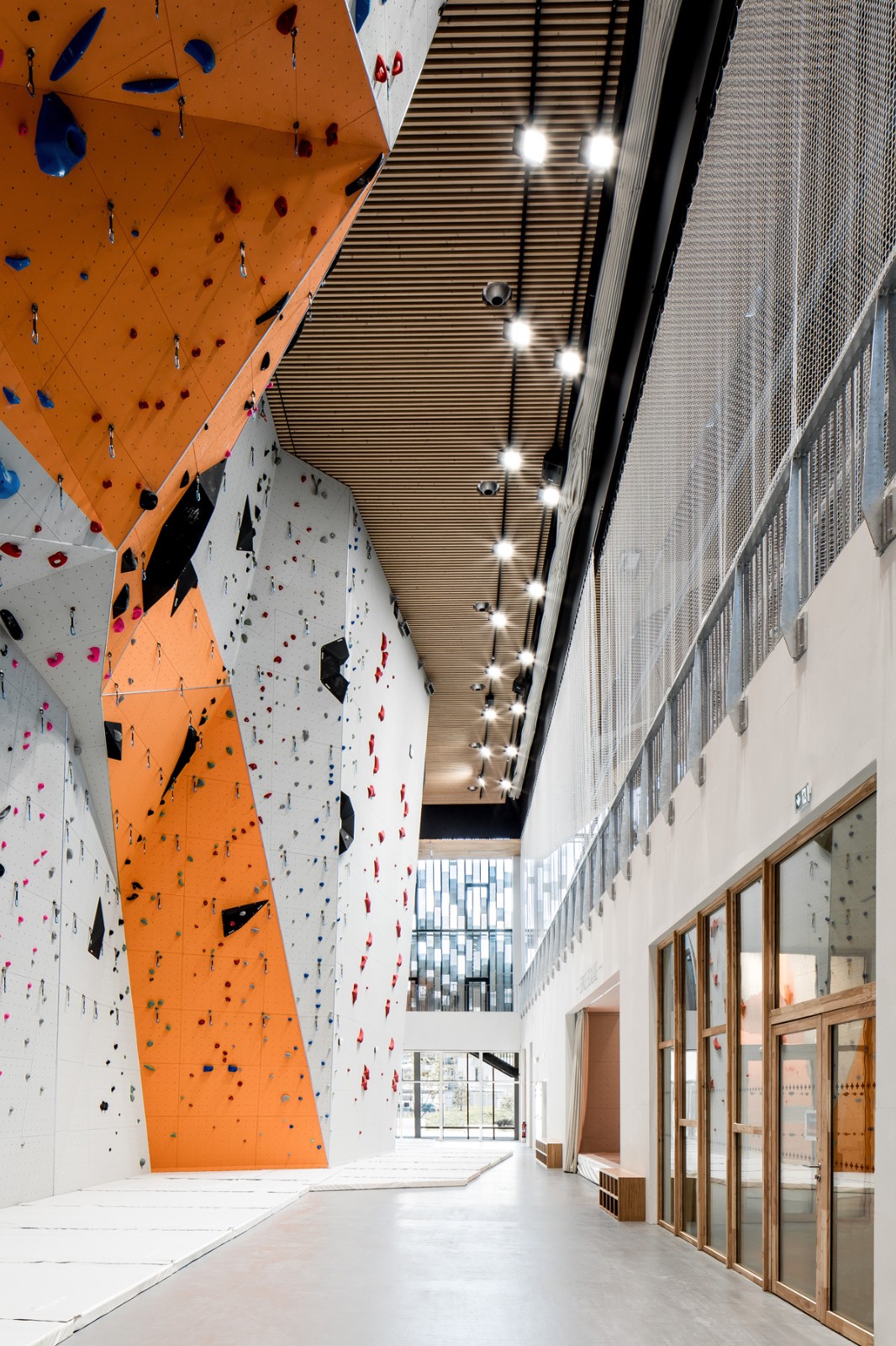 BIM建筑|Pôle Simone Veil 多功能运动中心 / K architectures Sigwalt Herman