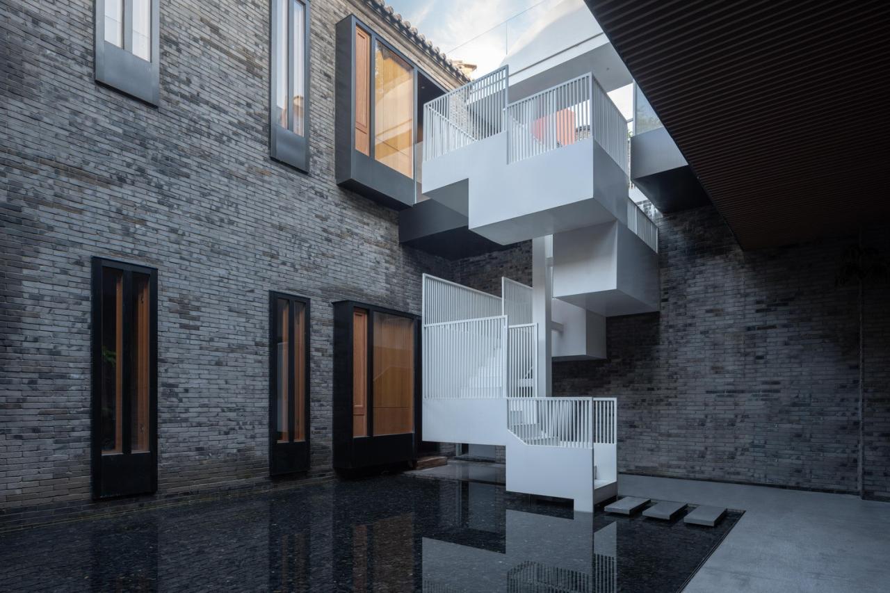 BIM建筑|新与旧的穿插对话-北锣鼓巷91号四合院改造设计 / 介介工作室