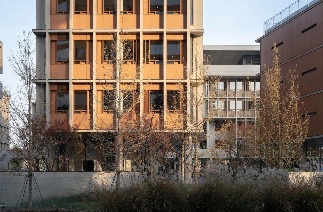 BIM建筑|成都麓湖漂浮总部办公楼 / 直向建筑