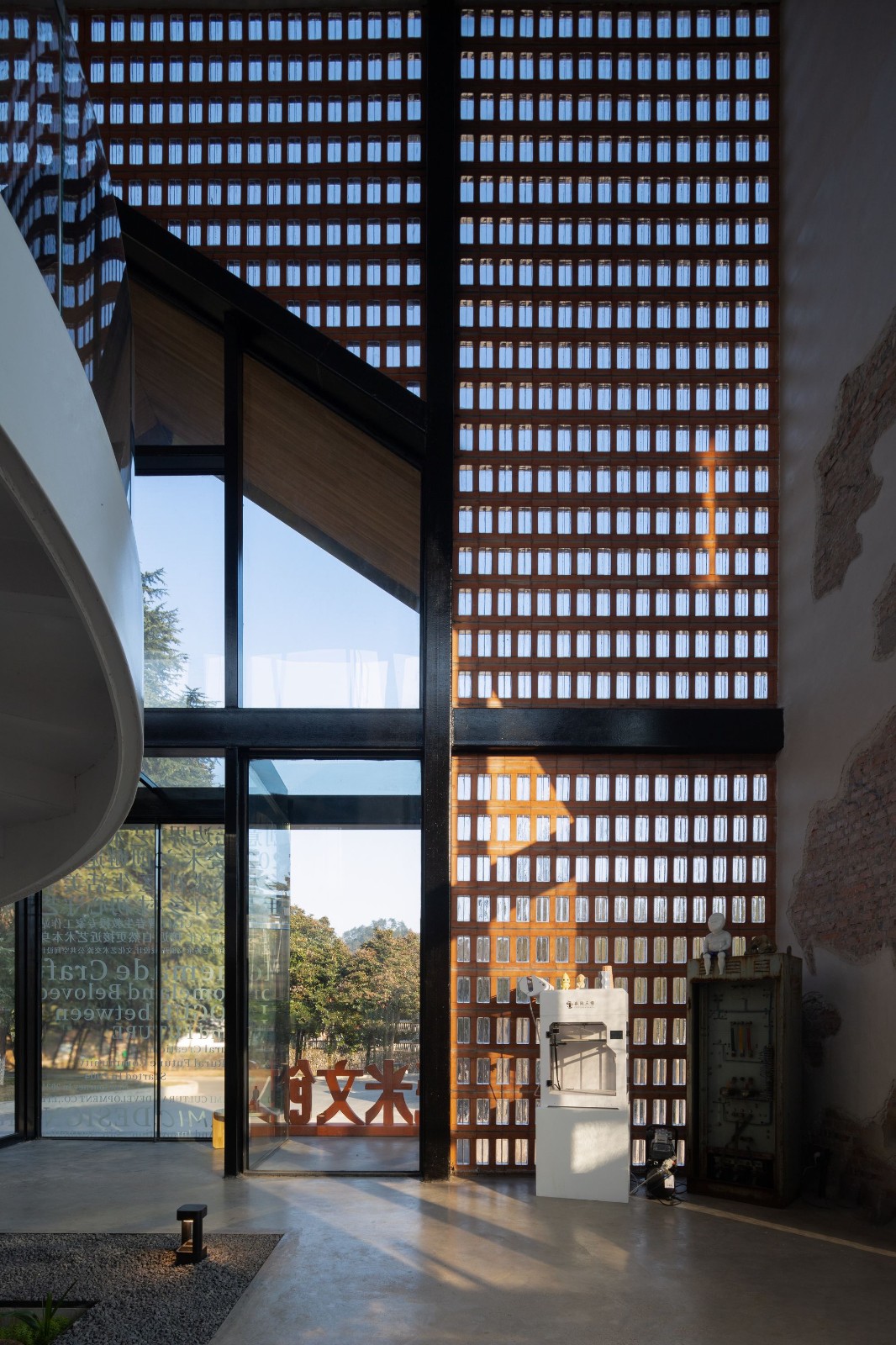 BIM建筑|龙游溪口镇乡村未来社区多功能体育馆+陶瓷专家工作站改造 / 上海严旸建筑设计工作室