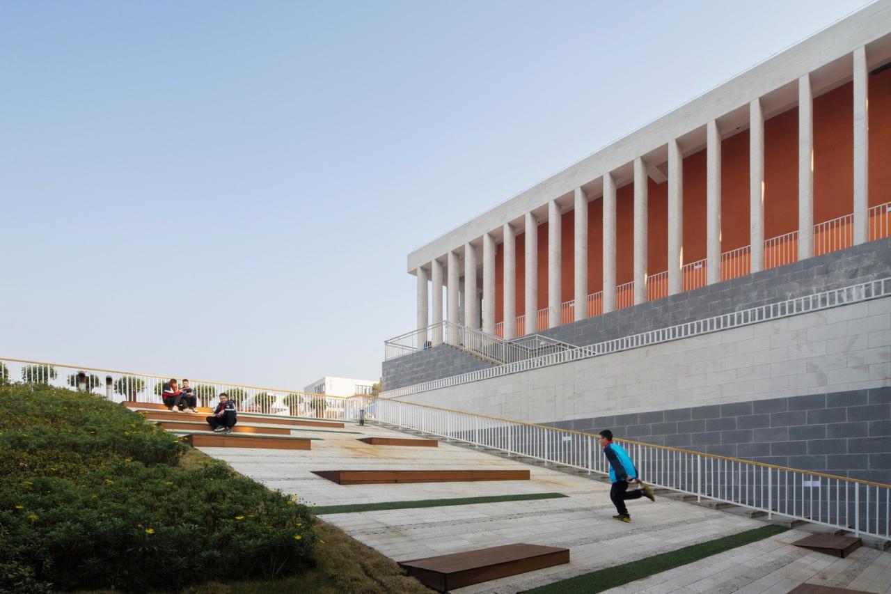 BIM建筑|黄甲小学扩建项目——秩序几何 / 本末建筑