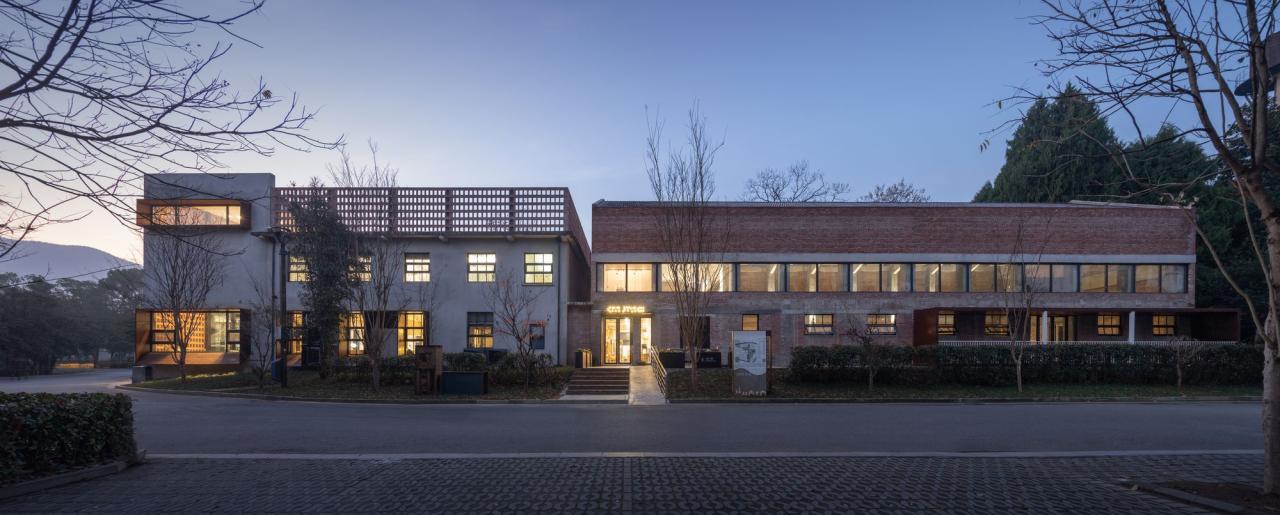 BIM建筑|龙游溪口镇乡村未来社区多功能体育馆+陶瓷专家工作站改造 / 上海严旸建筑设计工作室