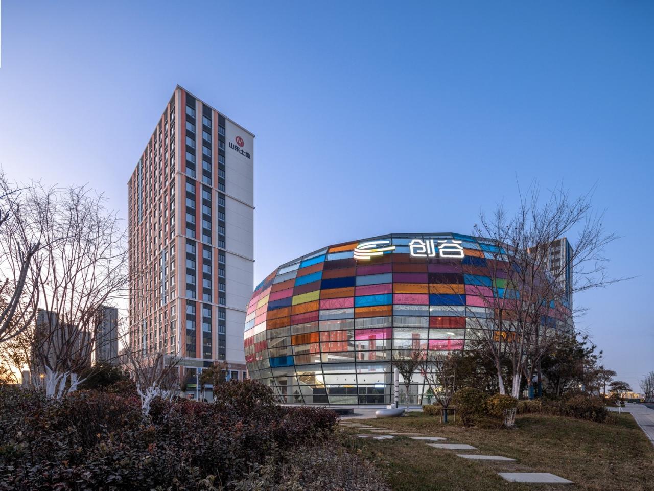 BIM建筑|为留住人才和激发活力而设计的新型产业社区 / 三益中国