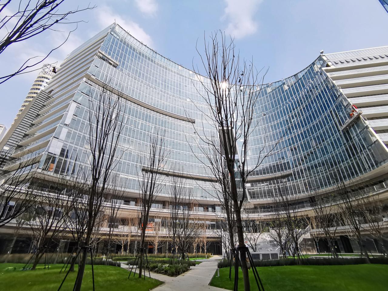 BIM建筑|成都高新万科中心——高新区的城市花园 / Laguarda.Low Architects