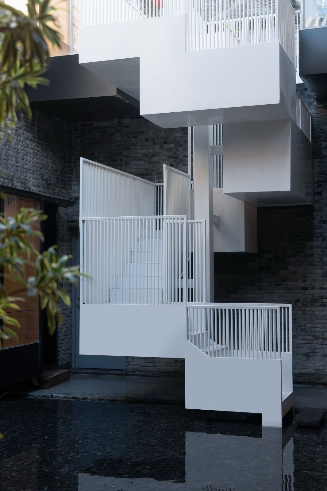 BIM建筑|新与旧的穿插对话-北锣鼓巷91号四合院改造设计 / 介介工作室