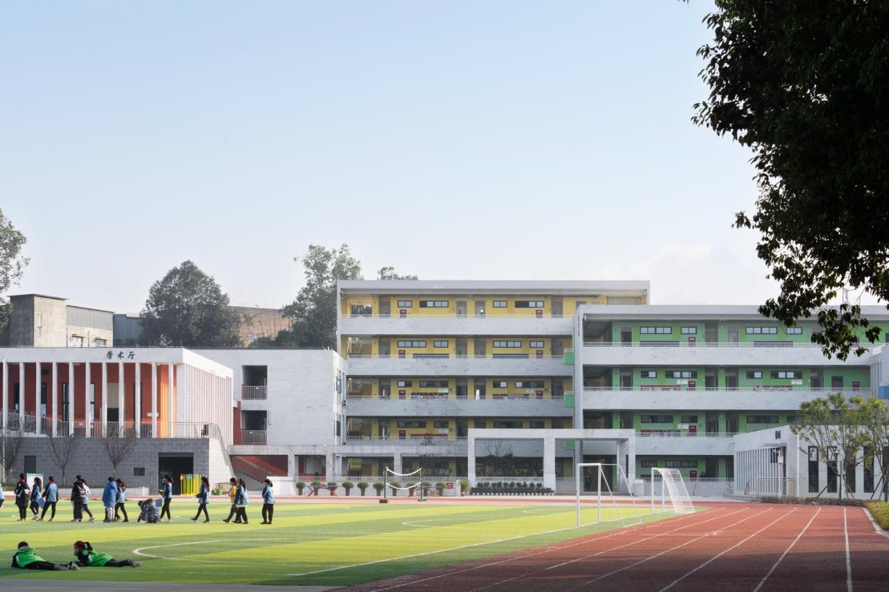 BIM建筑|黄甲小学扩建项目——秩序几何 / 本末建筑