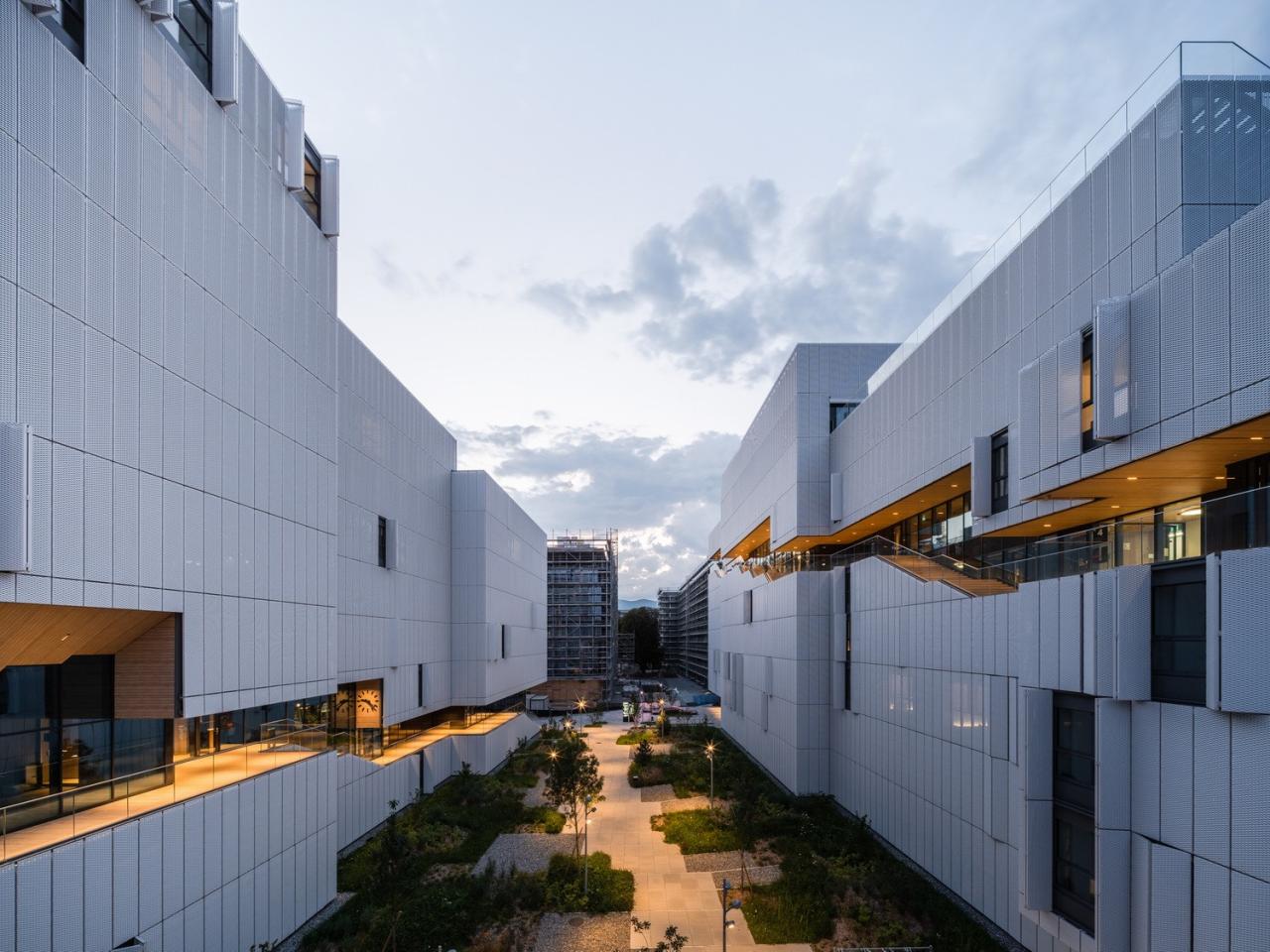 BIM建筑|莫里永学生宿舍 / 隈研吾建筑都市设计事务所 + CCHE