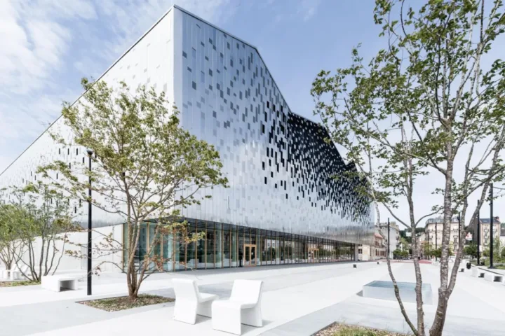BIM建筑|Pôle Simone Veil 多功能运动中心 / K architectures Sigwalt Herman